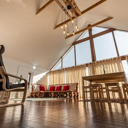 Modern Loft Lighthouse Hostel Karakol Kültér fotó