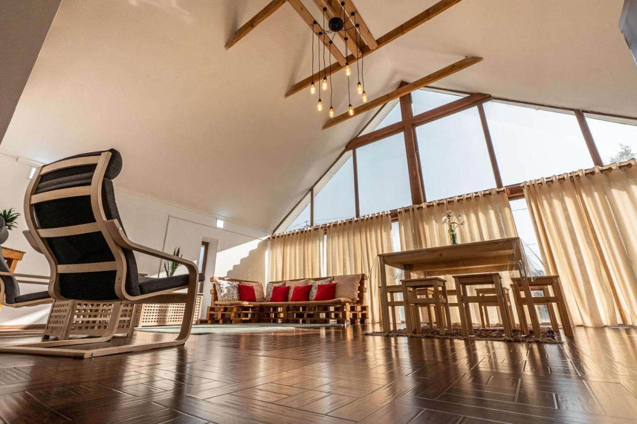 Modern Loft Lighthouse Hostel Karakol Kültér fotó