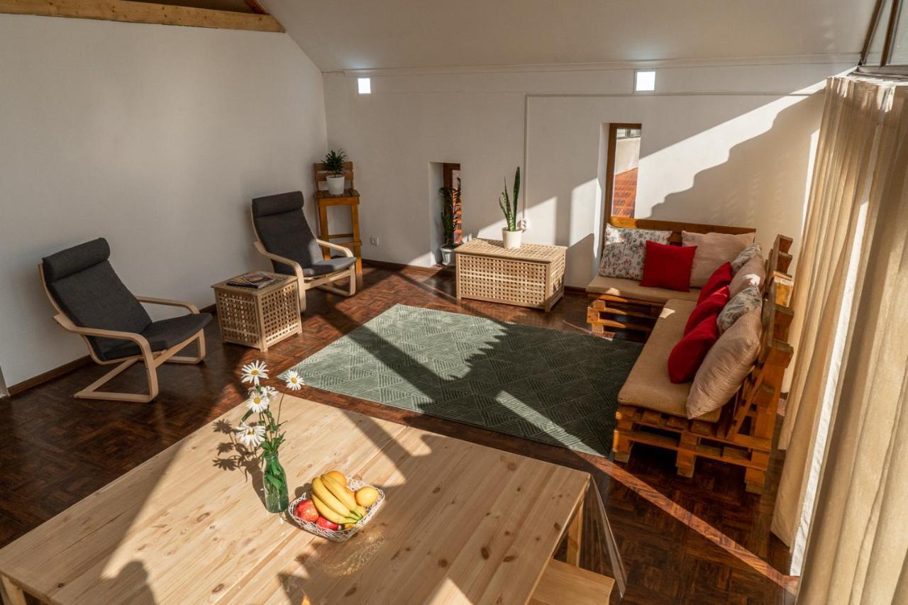 Modern Loft Lighthouse Hostel Karakol Kültér fotó