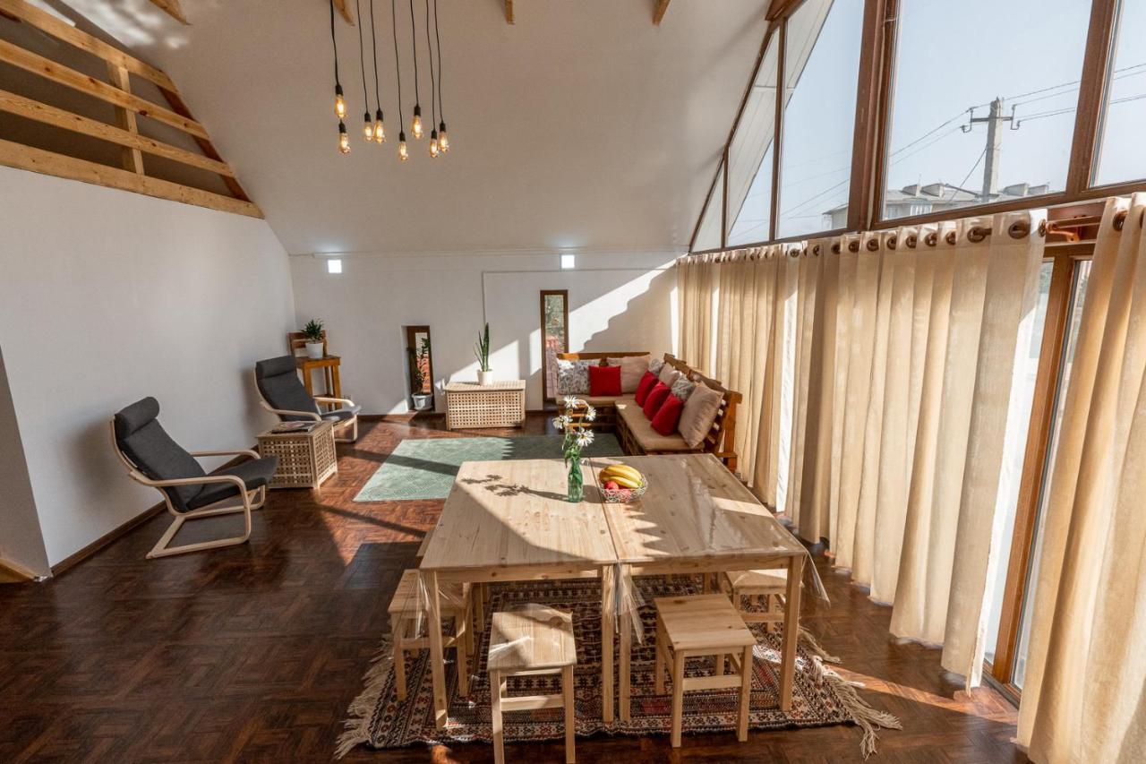 Modern Loft Lighthouse Hostel Karakol Kültér fotó