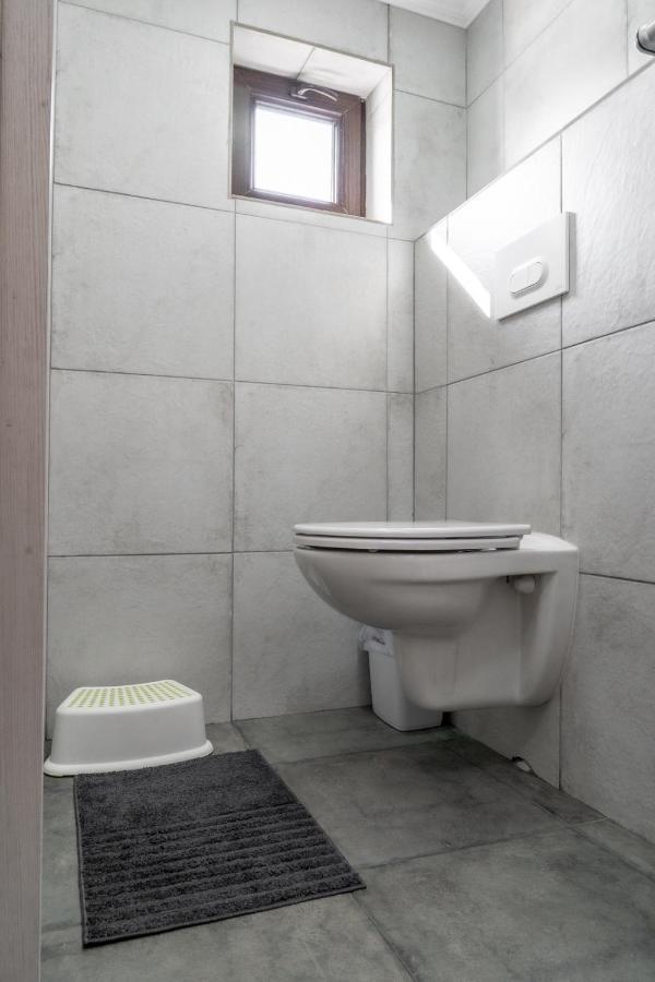 Modern Loft Lighthouse Hostel Karakol Kültér fotó