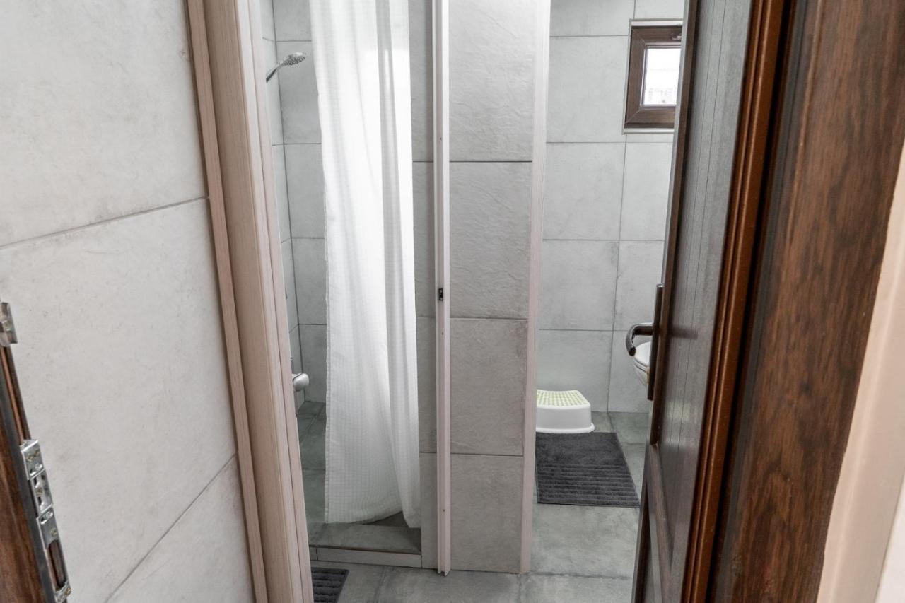 Modern Loft Lighthouse Hostel Karakol Kültér fotó