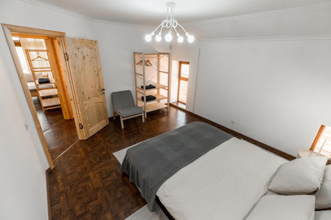 Modern Loft Lighthouse Hostel Karakol Kültér fotó