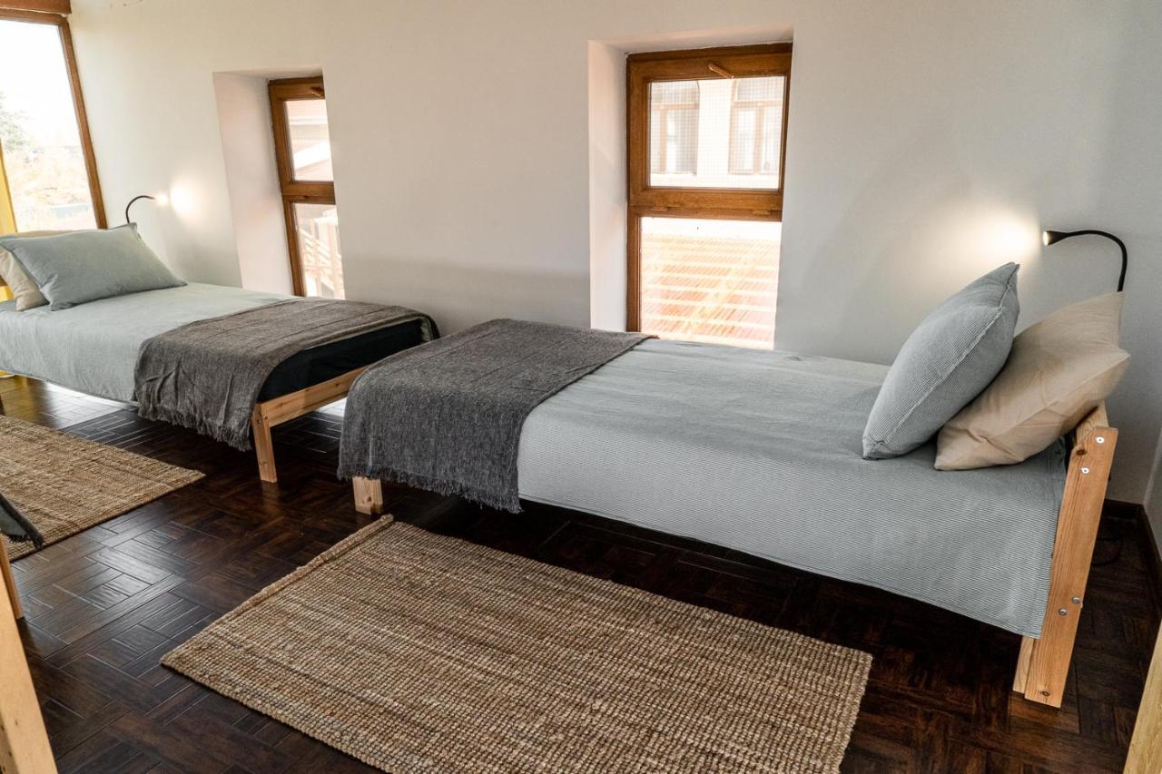 Modern Loft Lighthouse Hostel Karakol Kültér fotó